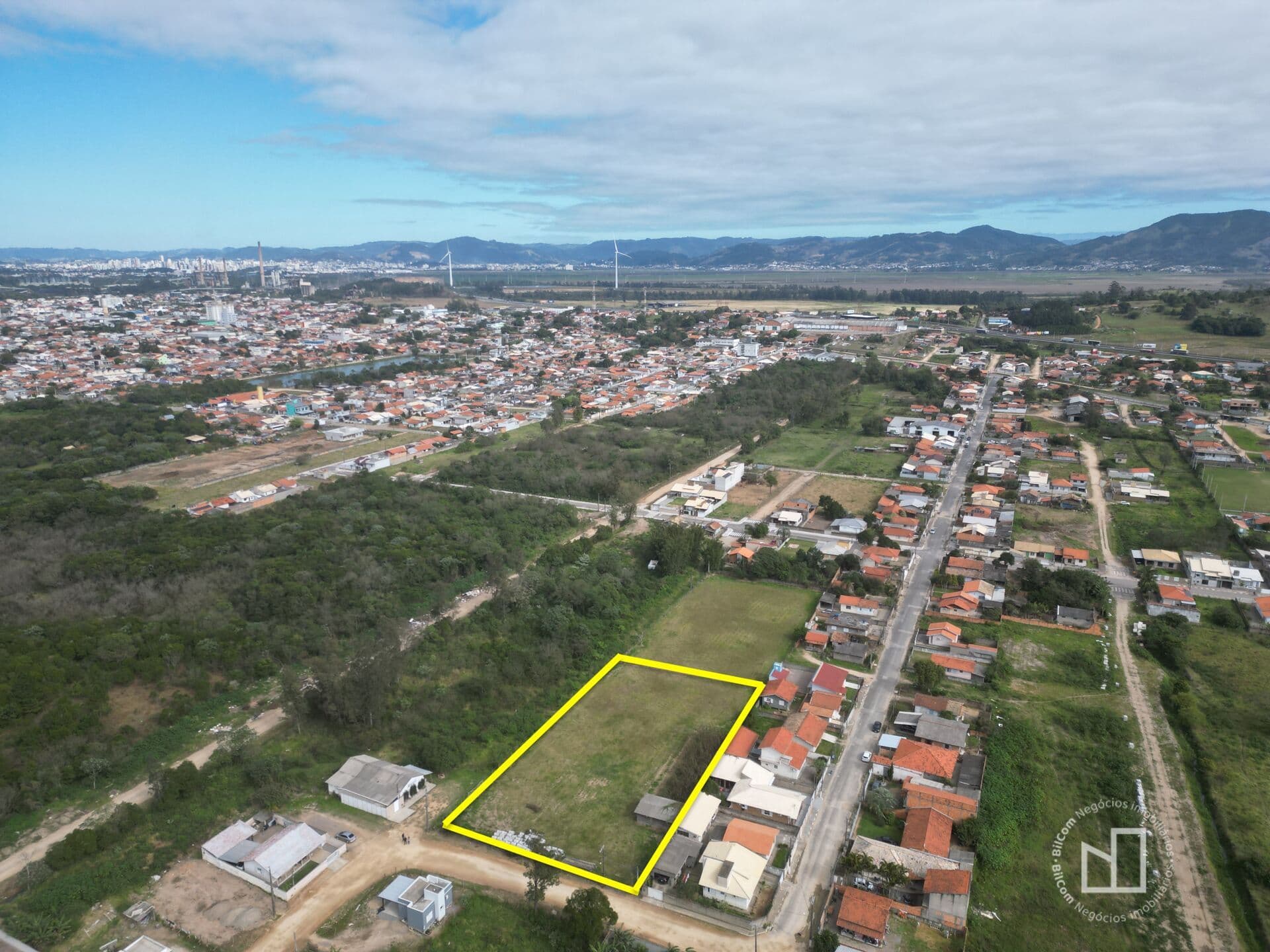 Terreno à venda no bairro Três de Maio, em Capivari de Baixo/SC