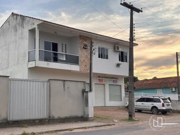 Apartamento com 03 dormitórios no bairro São João ME
