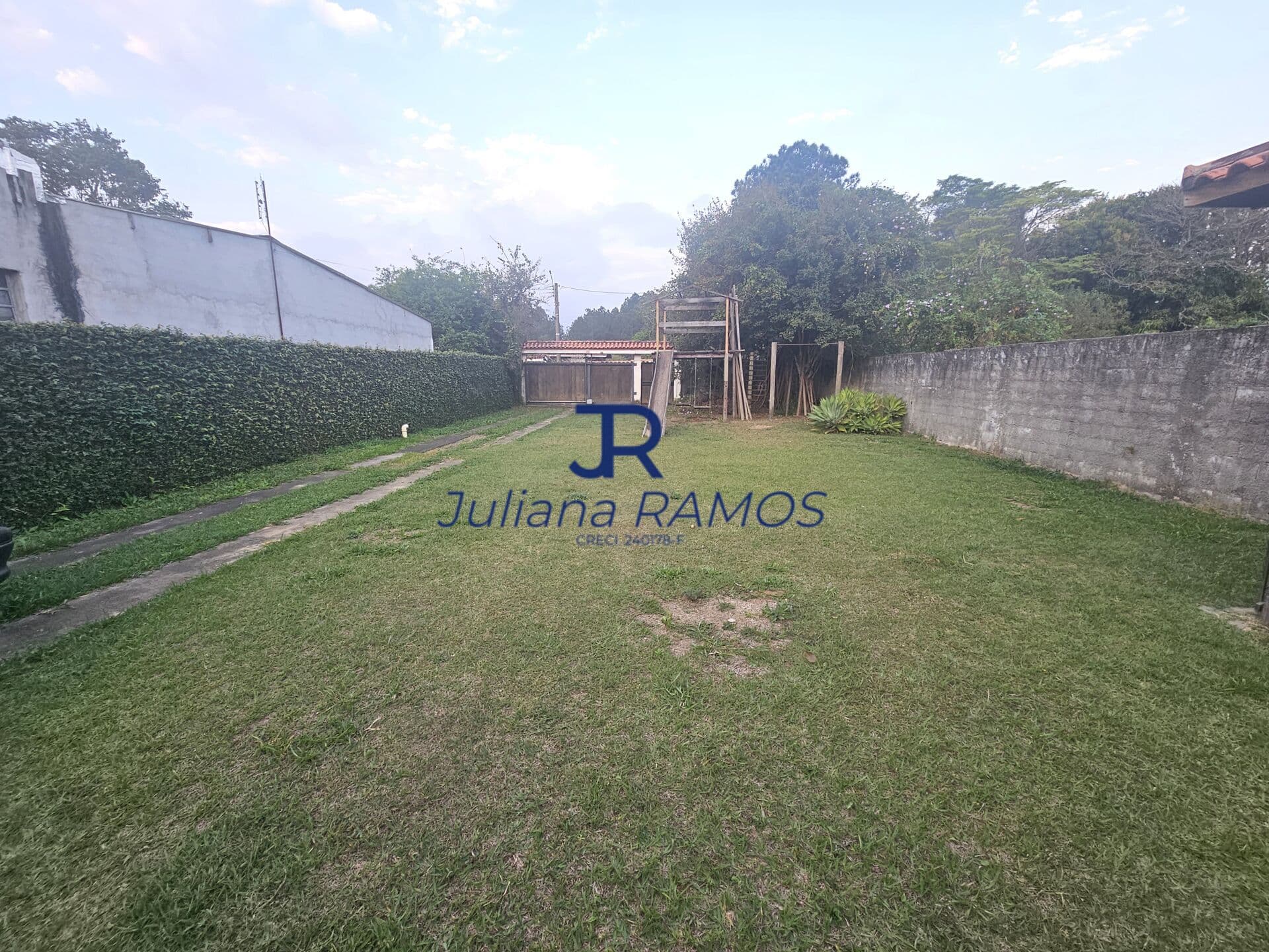 Casa Térrea à venda, terreno amplo e plano, em Atibaia/SP