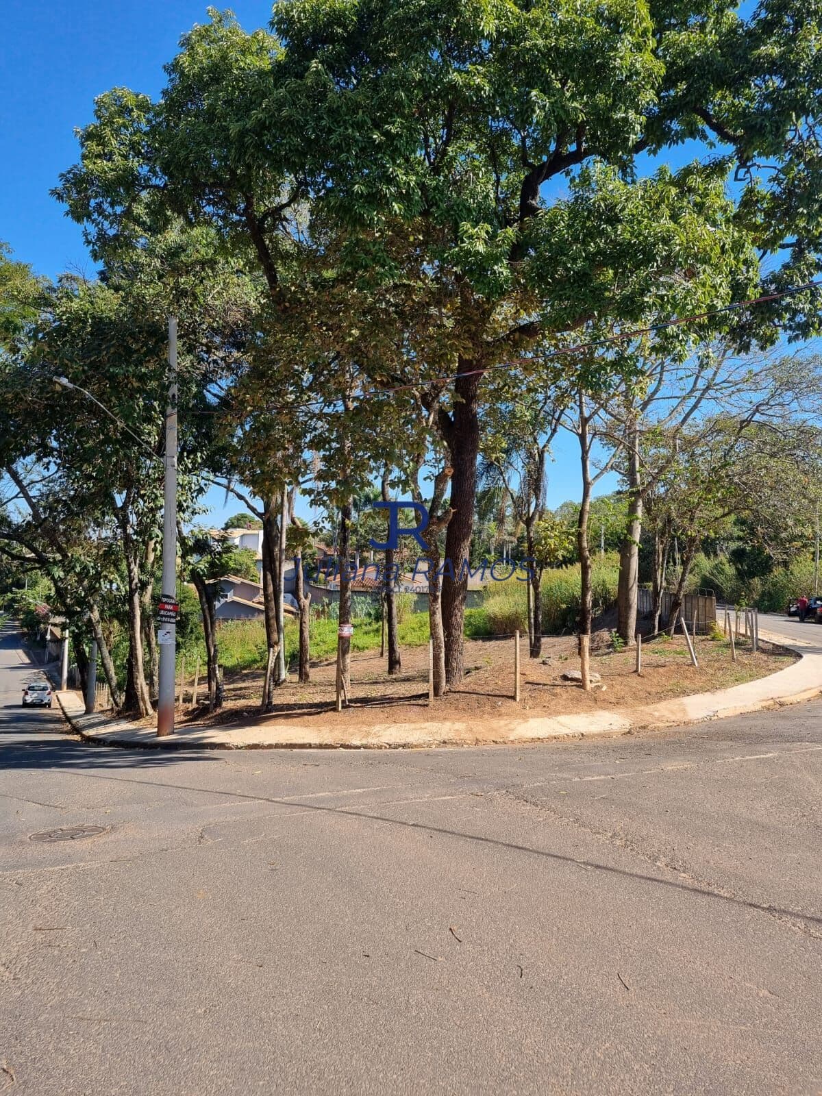 Terreno à venda, 1.200m2, em bairro com chácaras formadas em Atibaia/SP
