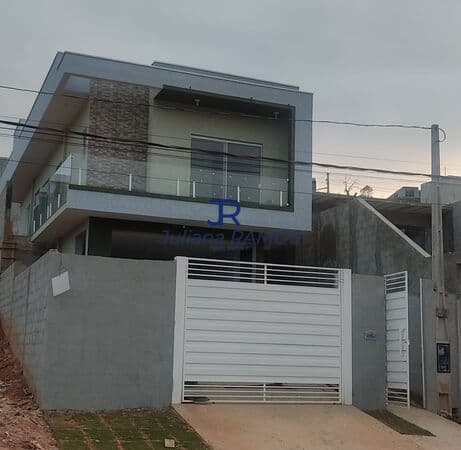 Casa com 3 dormitórios próximo ao Centro de Bom Jesus dos Perdões