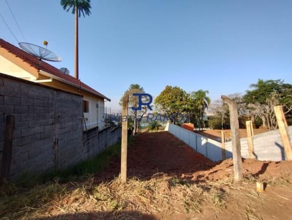 Terreno à venda no bairro Jd São Felipe