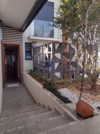 Casa à venda, projeto diferenciado, em Atibaia/SP