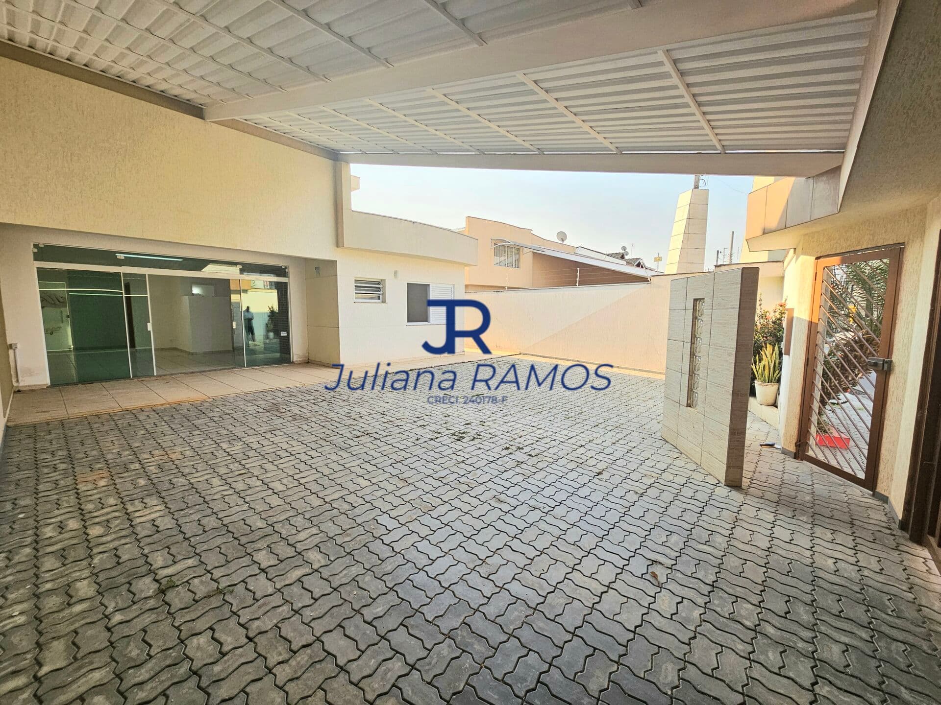 Casa top à venda prox. a Al. Lucas N. Garcez, Atibaia/SP