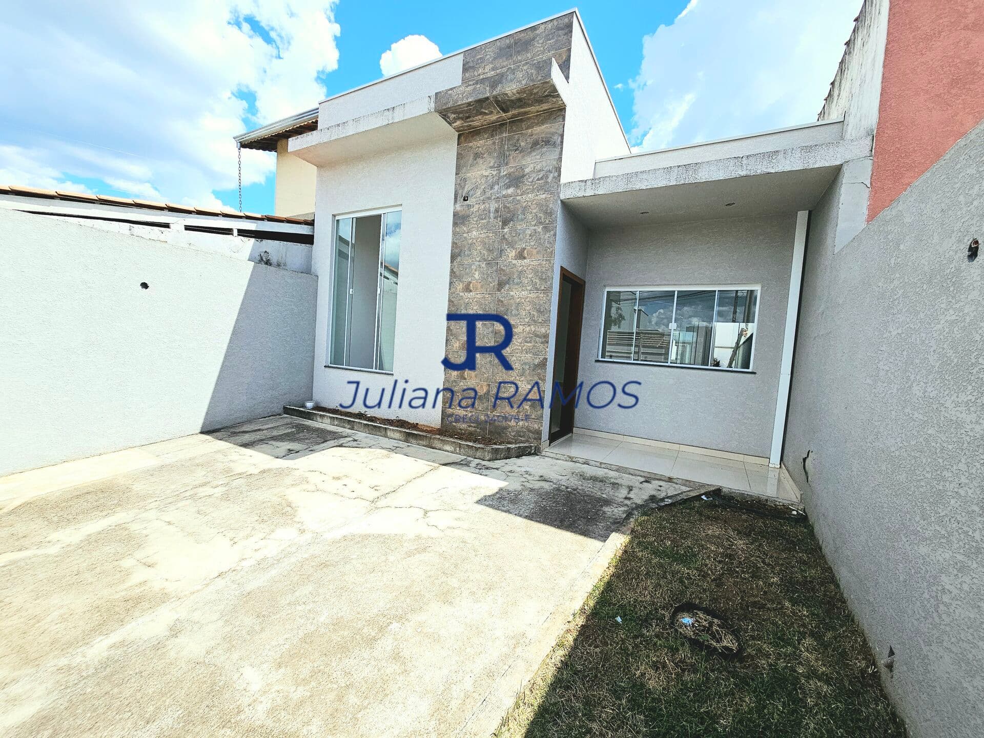 Casa Térrea à venda com três dormitórios sendo 1 suíte e espaço gourmet