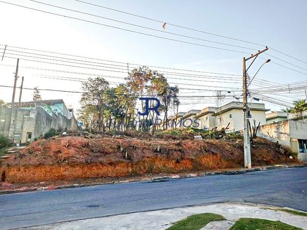 Terrenos á venda no Jd Colonial