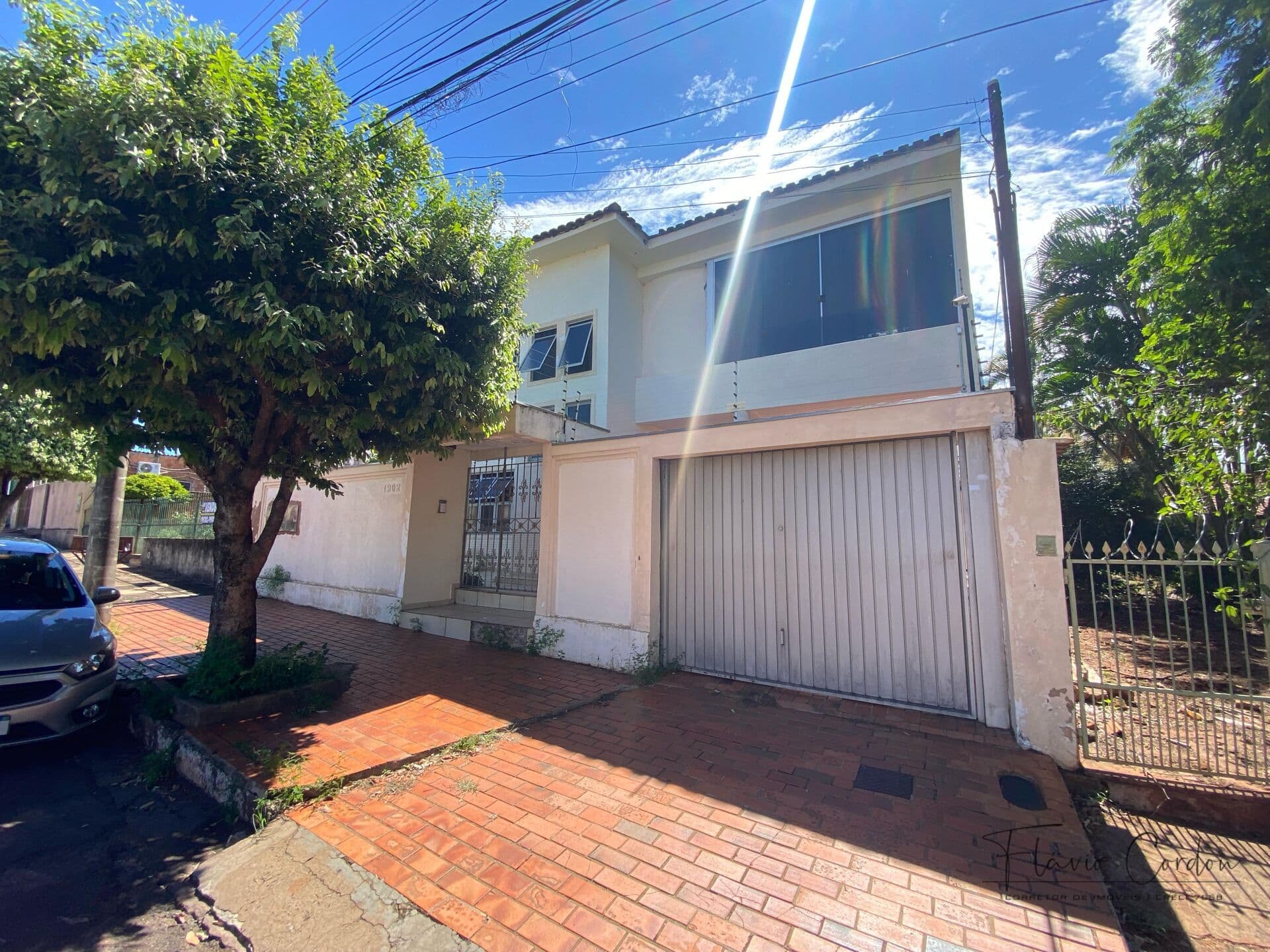 Sobrado imponente na Rua Rio Grande do Sul, Bairro Cruzeiro - Seu novo lar te espera!