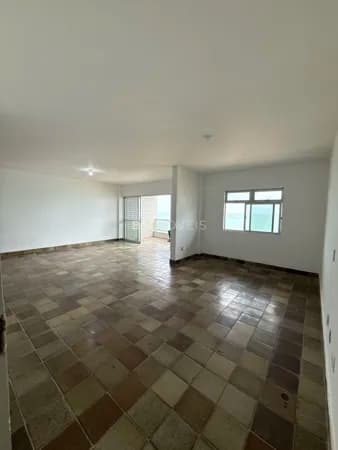 Cobertura à venda no Edf. Álvaro Costa – 413m², 6 suítes, varanda frente mar