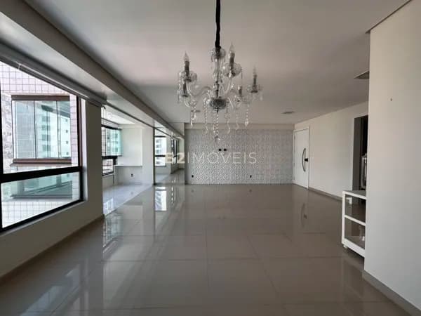 Apartamento à venda no Edf. Novo Jardim – 2 quartos, 108m², a 1 quadra da praia