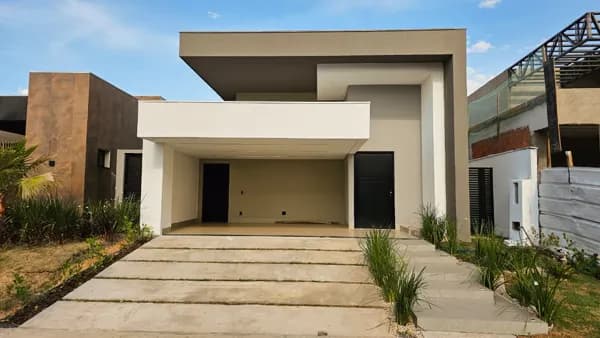 Casa térrea á venda no Condomínio Blevedere II