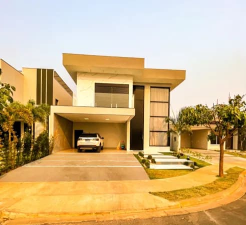 Sobrado á venda no Condomínio Belvedere II