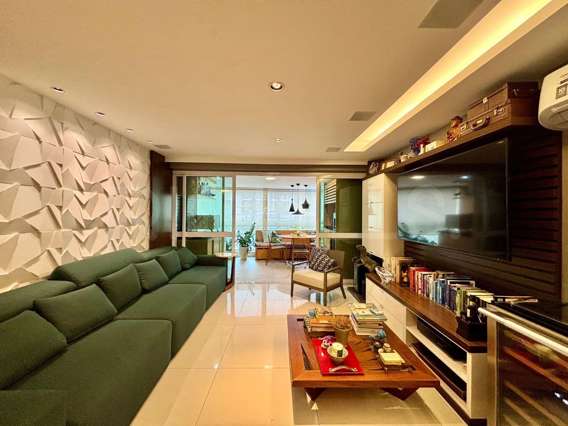 Apartamento de 3 quartos, com 197m², à venda na Praia de Icaraí, Niterói/RJ