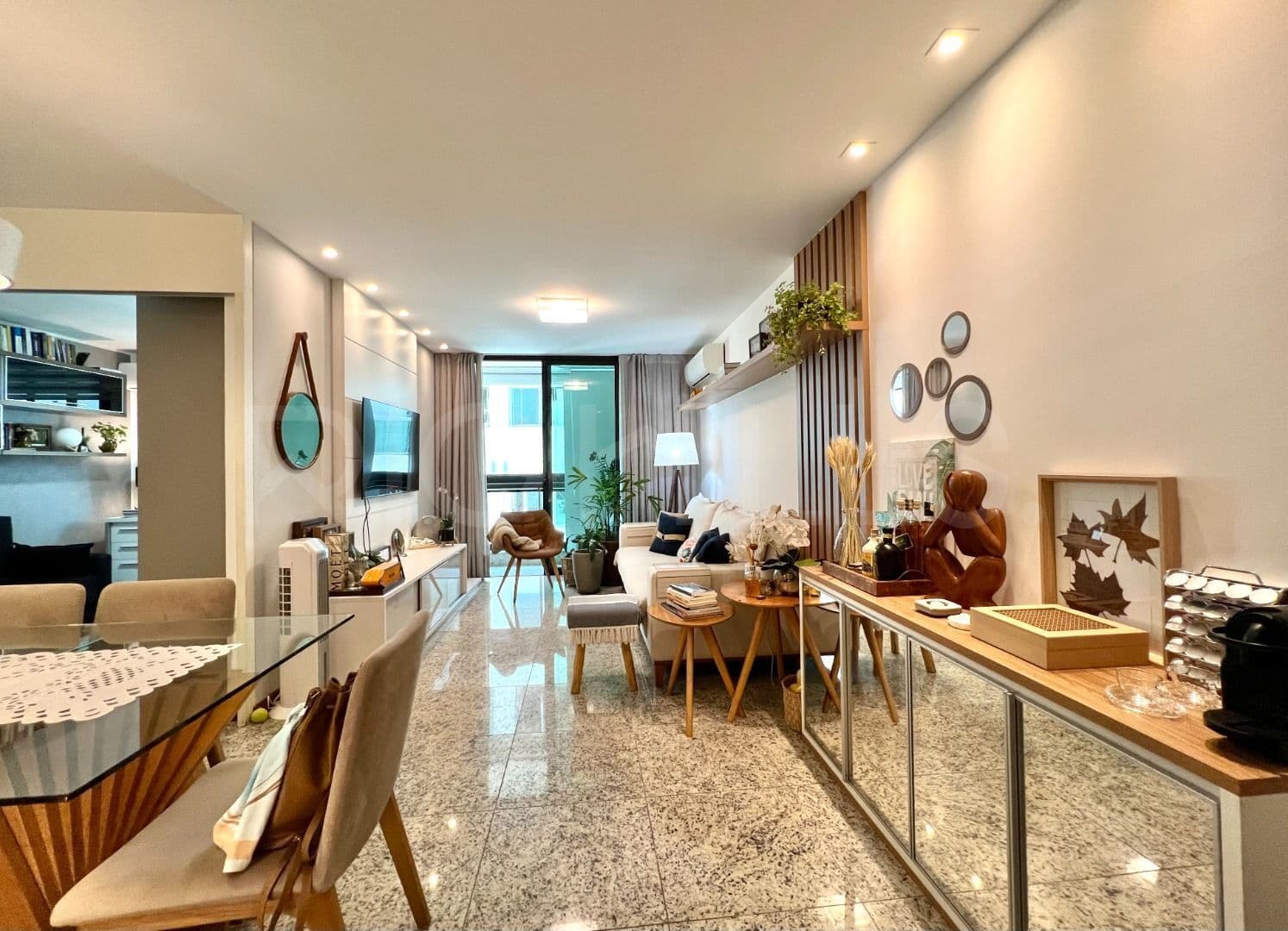 Apartamento de 2 quartos, com 86m², à venda em Charitas, Niterói/RJ