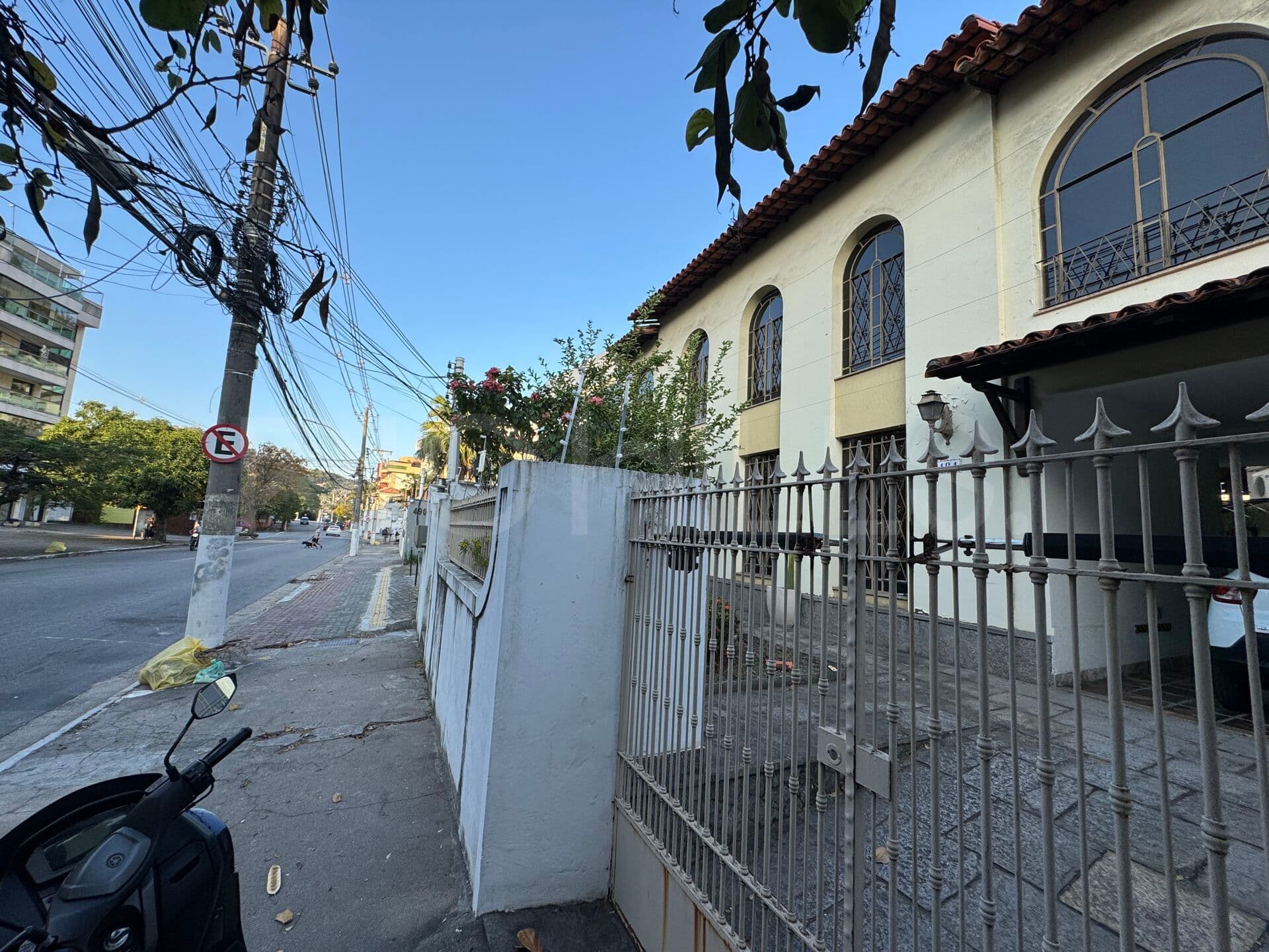 Casa Duplex Comercial de 5 quartos, com 450m², para alugar em São Francisco, Niterói/RJ