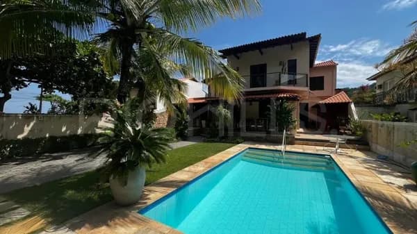 Casa de Alto Padrão com 5 quartos, à venda na quadra da Praia de Itacoatiara, Niteró/RJ