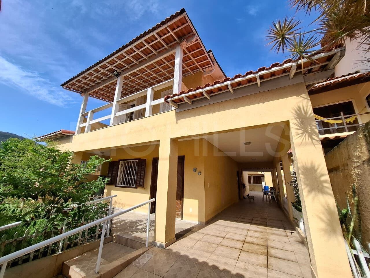 Casa Duplex de 6 quartos, com 262m², à venda em Piratininga, Niterói/RJ