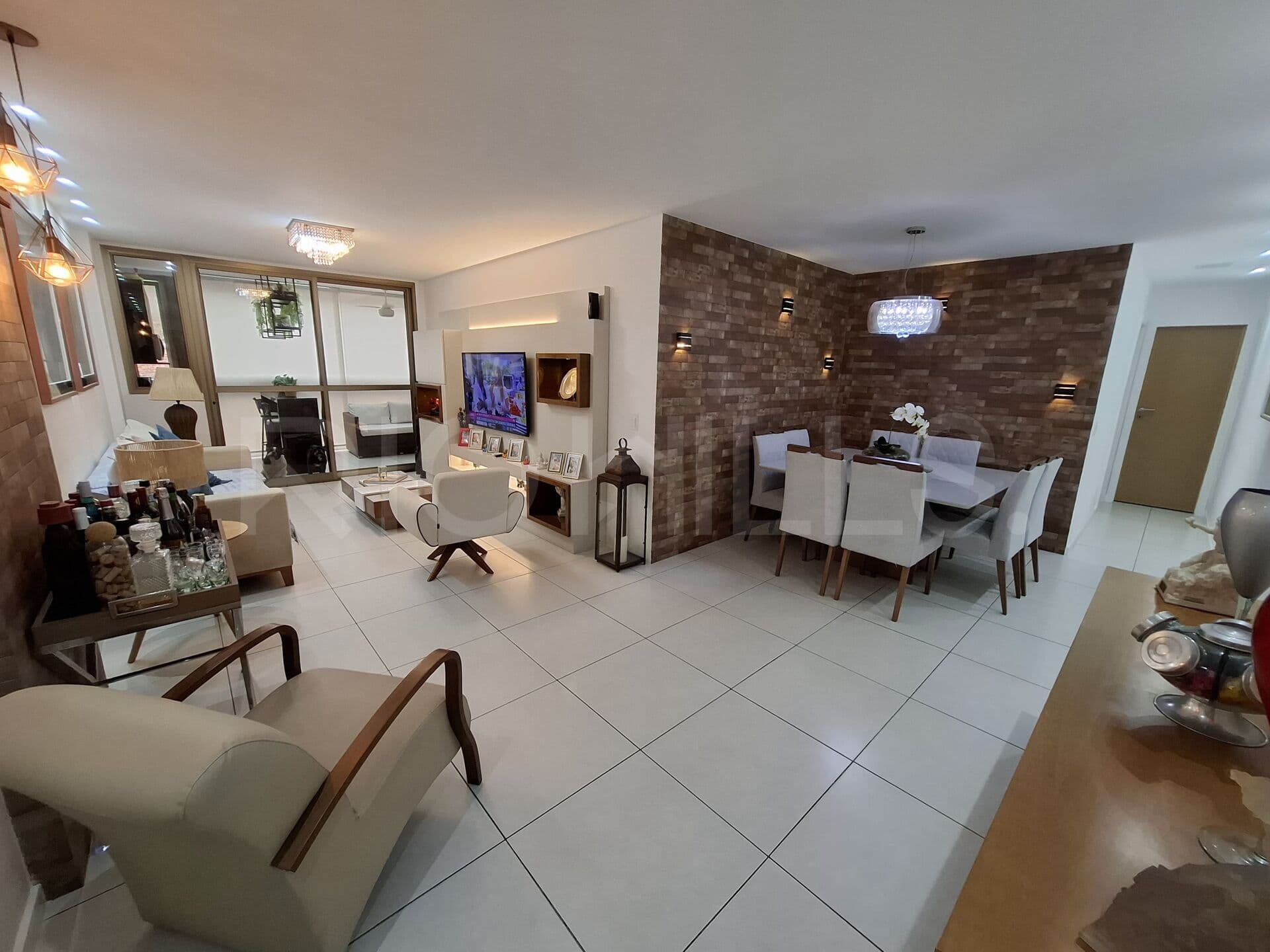 Apartamento de 4 quartos, com 167,5m², à venda na Praia de Piratininga, Niterói/RJ
