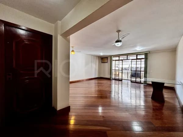 Apartamento de 4 quartos, com 181m², à venda no Jardim Icaraí, Niterói/RJ