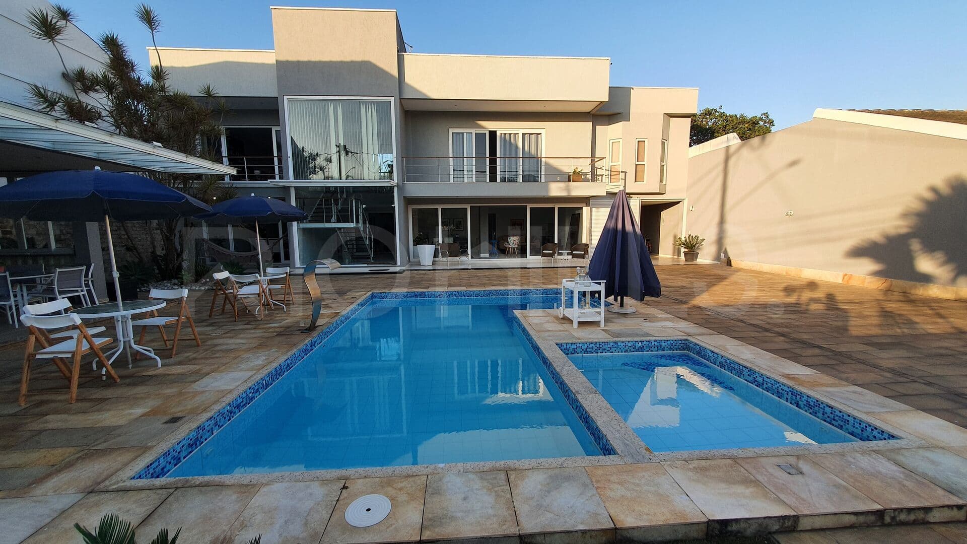 Casa de Alto Padrão com 4 quartos e 430m², à venda em Camboinhas, Niterói/RJ