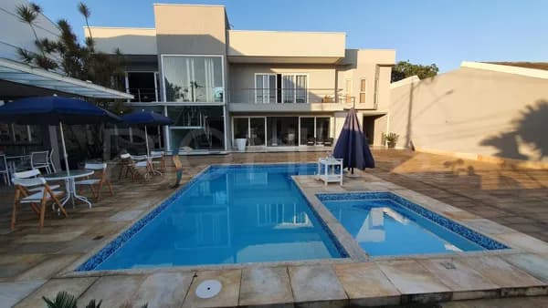 Casa de Alto Padrão com 4 quartos e 430m², à venda em Camboinhas, Niterói/RJ
