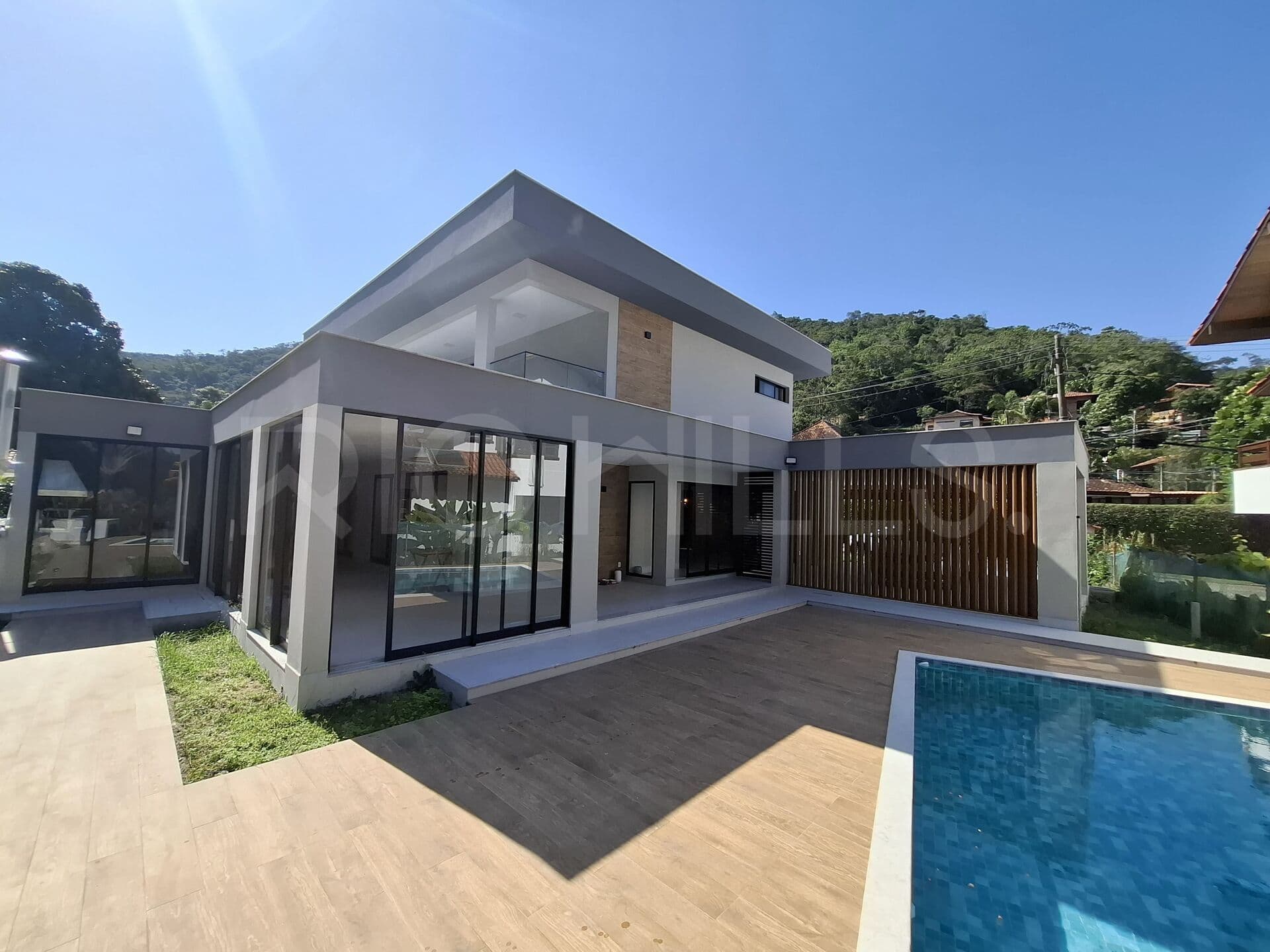 Casa em Condomínio com 4 quartos e 250m², à venda em Piratininga, Niterói/RJ