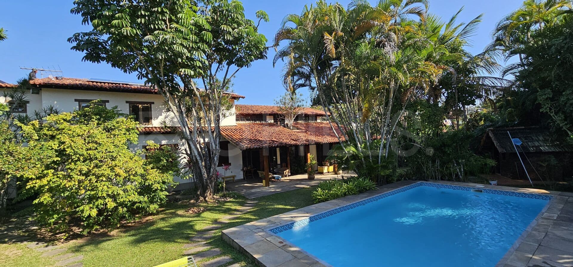 Casa em Condomínio, com 5 quartos e 600m², à venda em Itaipu, Niterói/RJ