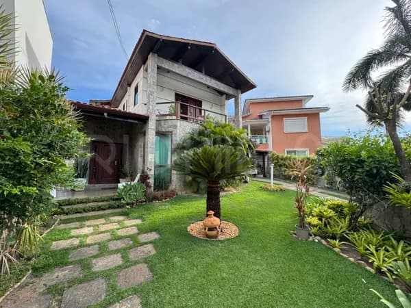 Casa Duplex de 4 quartos, com 389m², à venda em Camboinhas, Niterói/RJ