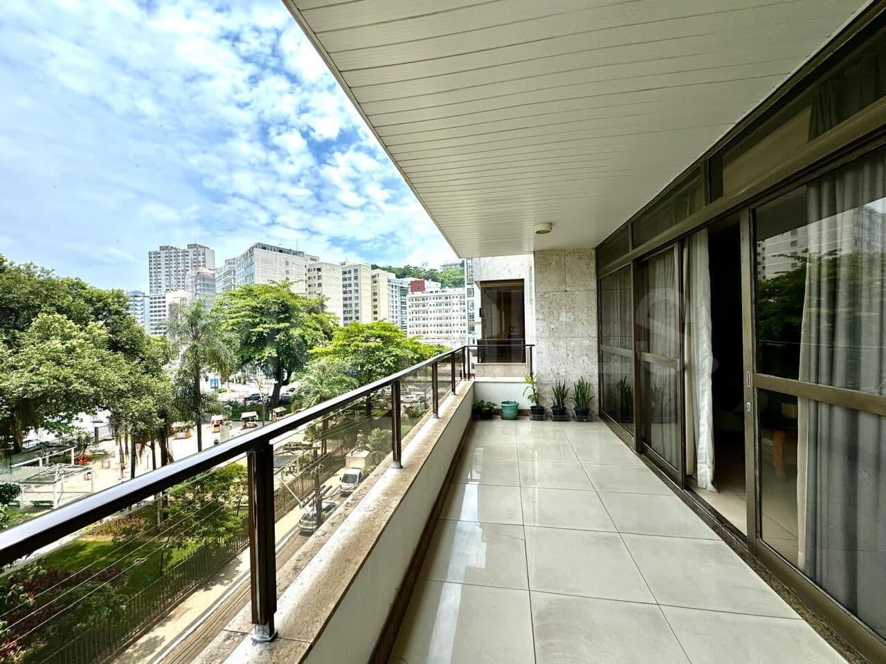 Apartamento de 4 quartos, com 320m², à venda na Praia de Icaraí, Niterói/RJ