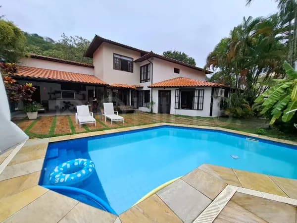 Casa de 4 quartos à venda no Ubá 3, com 998m², em Itaipu, Niterói/RJ