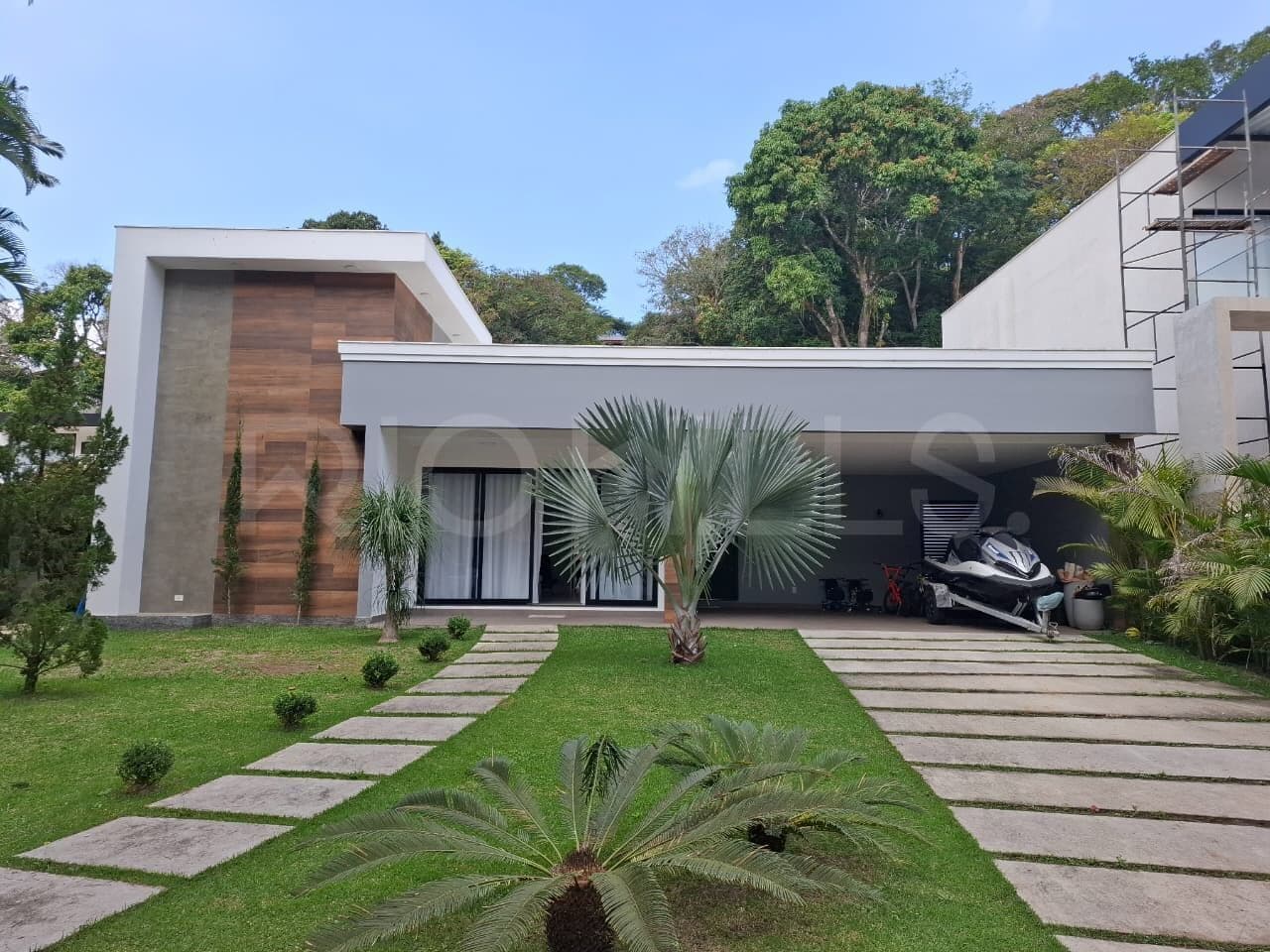 Casa em Condomínio com 4 quartos e 240m², à venda em Itaipu, Niterói/RJ