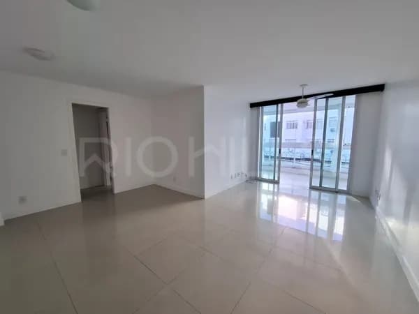 Apartamento de 3 quartos, com 120m², à venda em Charitas, Niterói/RJ