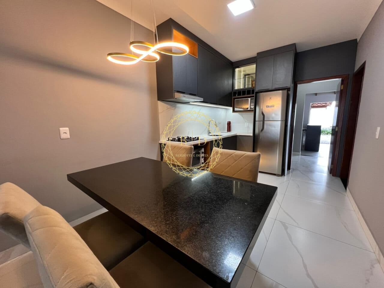 Casa SEMI-MOBILIADA com 3 dormitórios e amplo espaço de terreno à venda - Barra Velha/SC