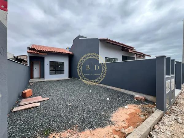 CASAS COM AMPLO ESPAÇO A VENDA EM BARRA VELHA-SC