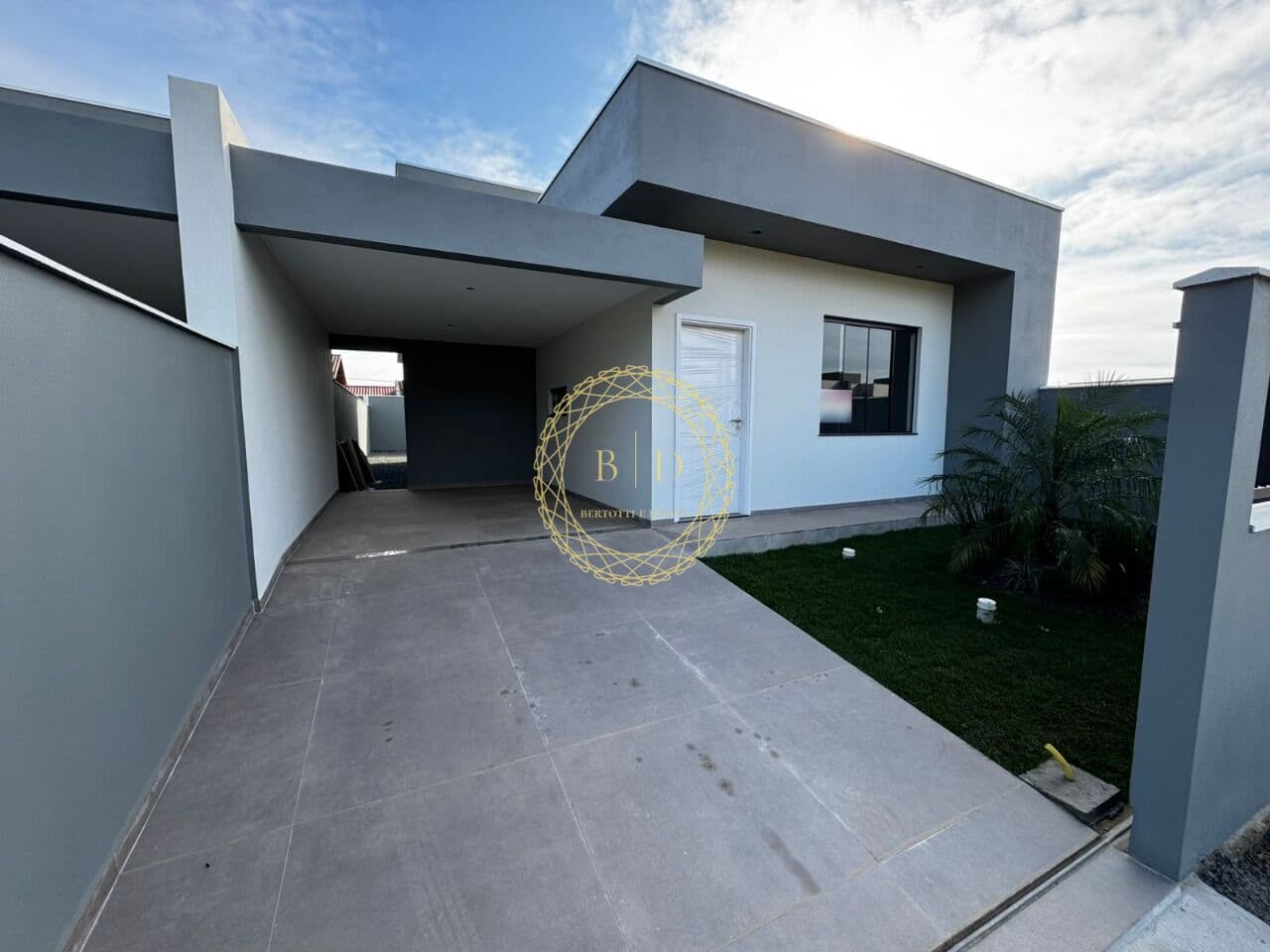 EXCELENTE CASA A VENDA COM 3 DORMITÓRIOS - Barra Velha/SC