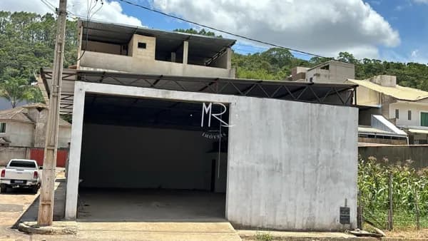 Galpão Comercial com apartamento Reduto/MG