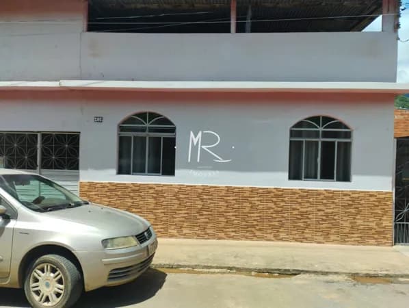 Casa em Alto Jequitibá - Centro