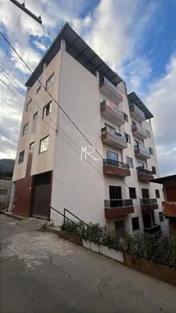 Prédio/Edifício Inteiro em Manhuaçu - Santa Luzia
