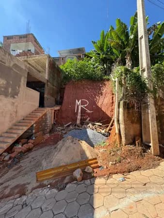 Lote/Terreno em Manhuaçu - Bom Pastor
