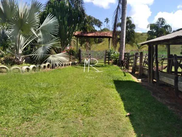 Fazenda/Sítios/Chácaras em Entre Folhas - Centro