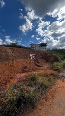 Lote/Terreno em Manhuaçu - Vale da Ema
