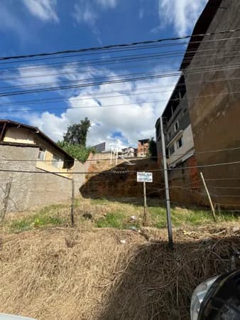 Lote/Terreno em Manhuaçu - Centro