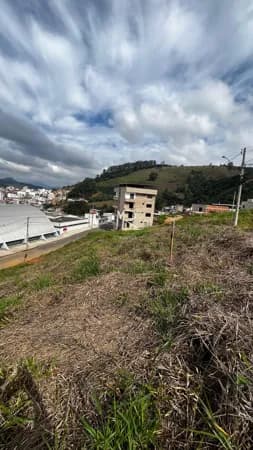 Lote/Terreno em Manhuaçu - Vale da Ema