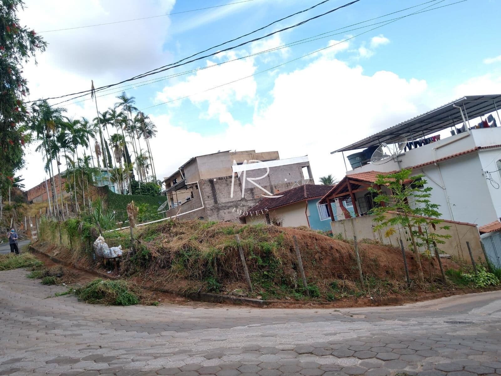 Lote/Terreno em Manhuaçu - Colina