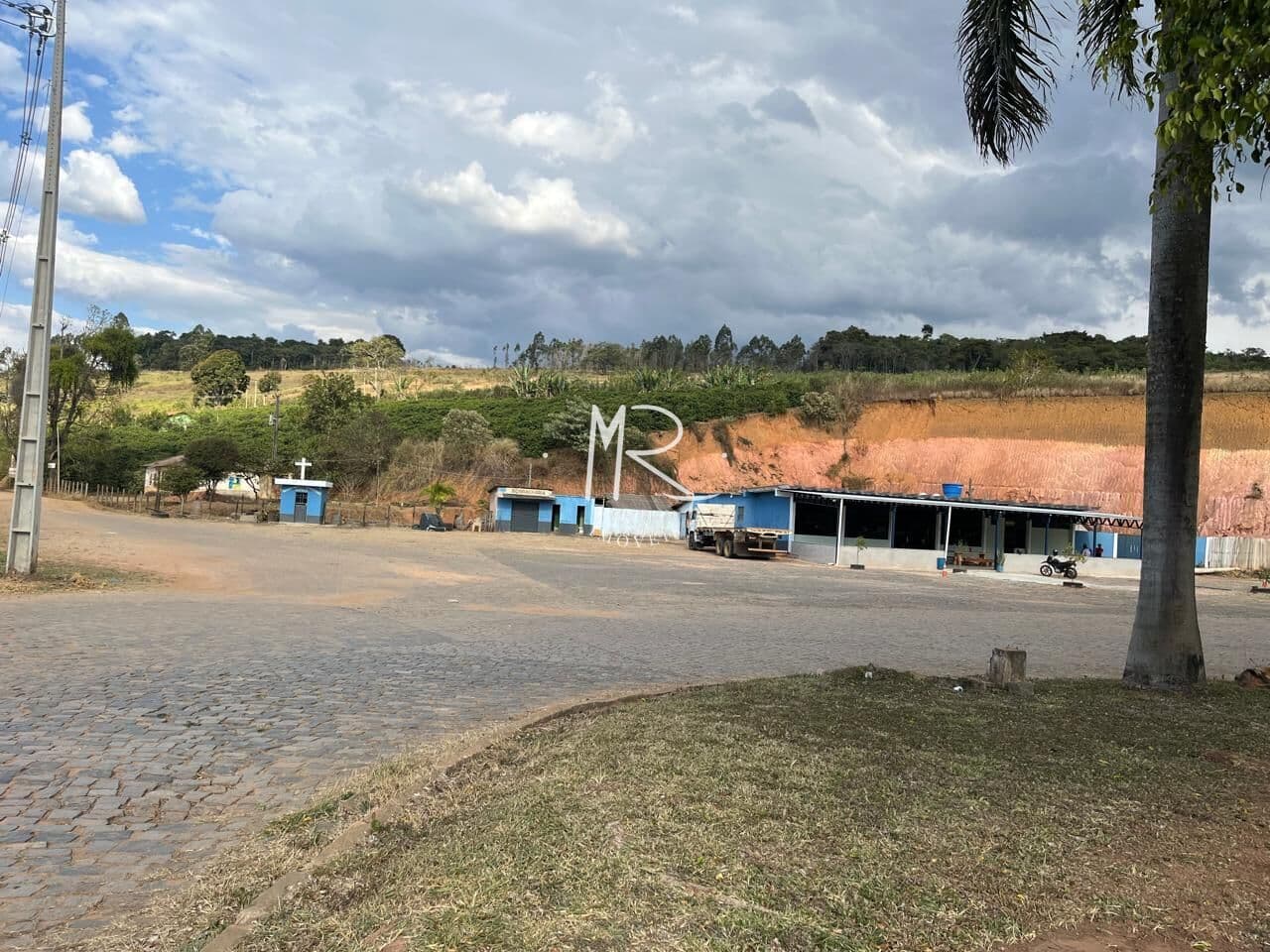 Ponto Comercial/Loja/Box em Divino - Margem da 116