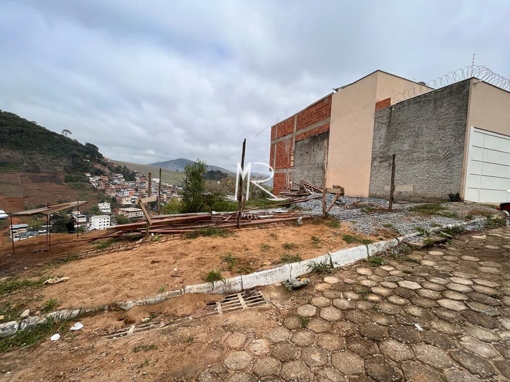 Excelente lote com frente para duas ruas e escritura