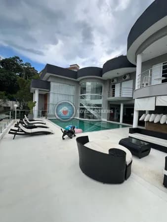 Casa à venda no Condomínio Hills III - Arujá/SP
