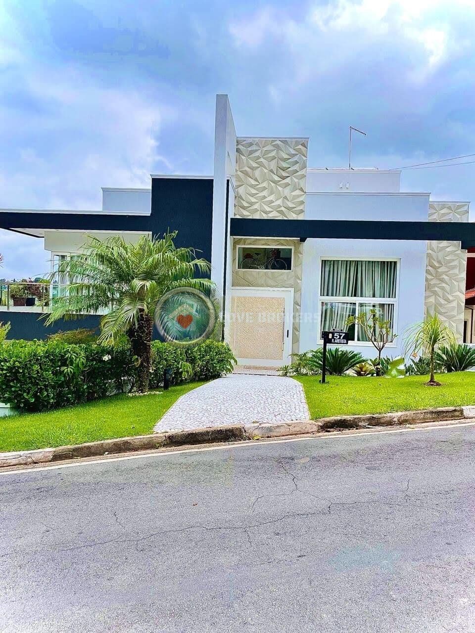 Casa à venda no Condomínio Arujá V