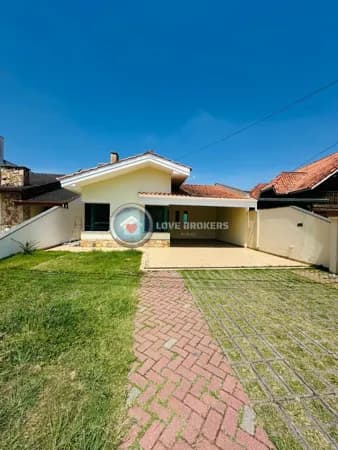 Casa a Venda no Condomínio Aruã