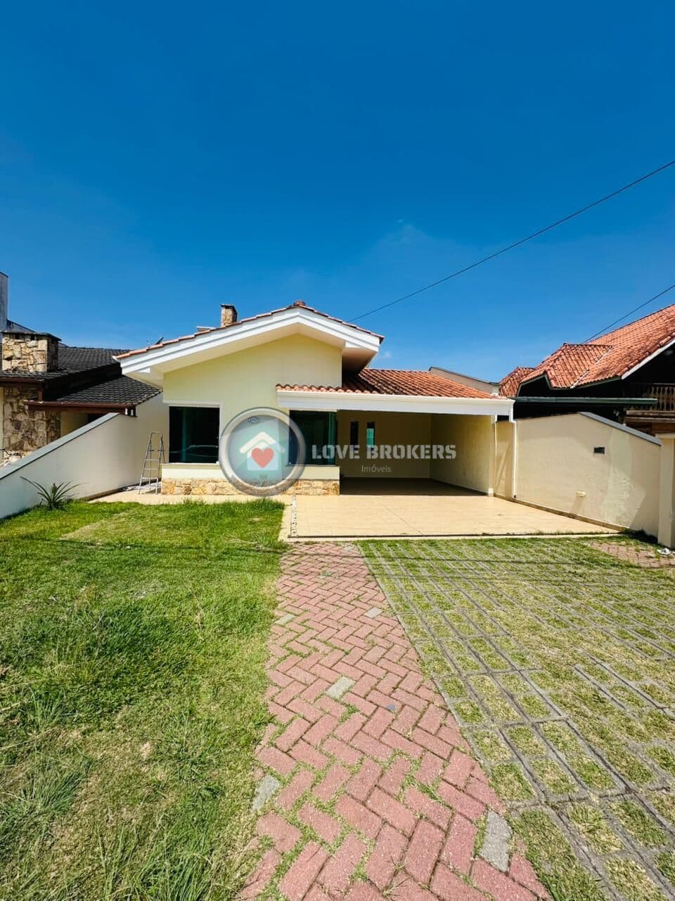 Casa a Venda no Condomínio Aruã