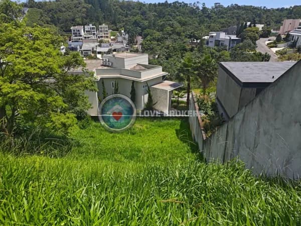 Terreno à venda no Condomínio Hills III - Arujá/SP